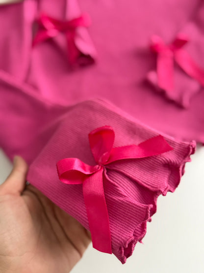 Pembe Taytlı Takım