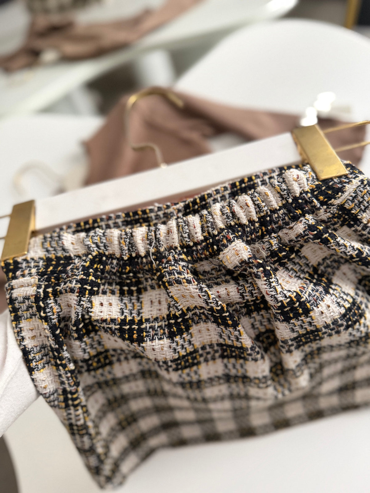 Sütlü Kahve Bluz/Etek Tokalı Kombin