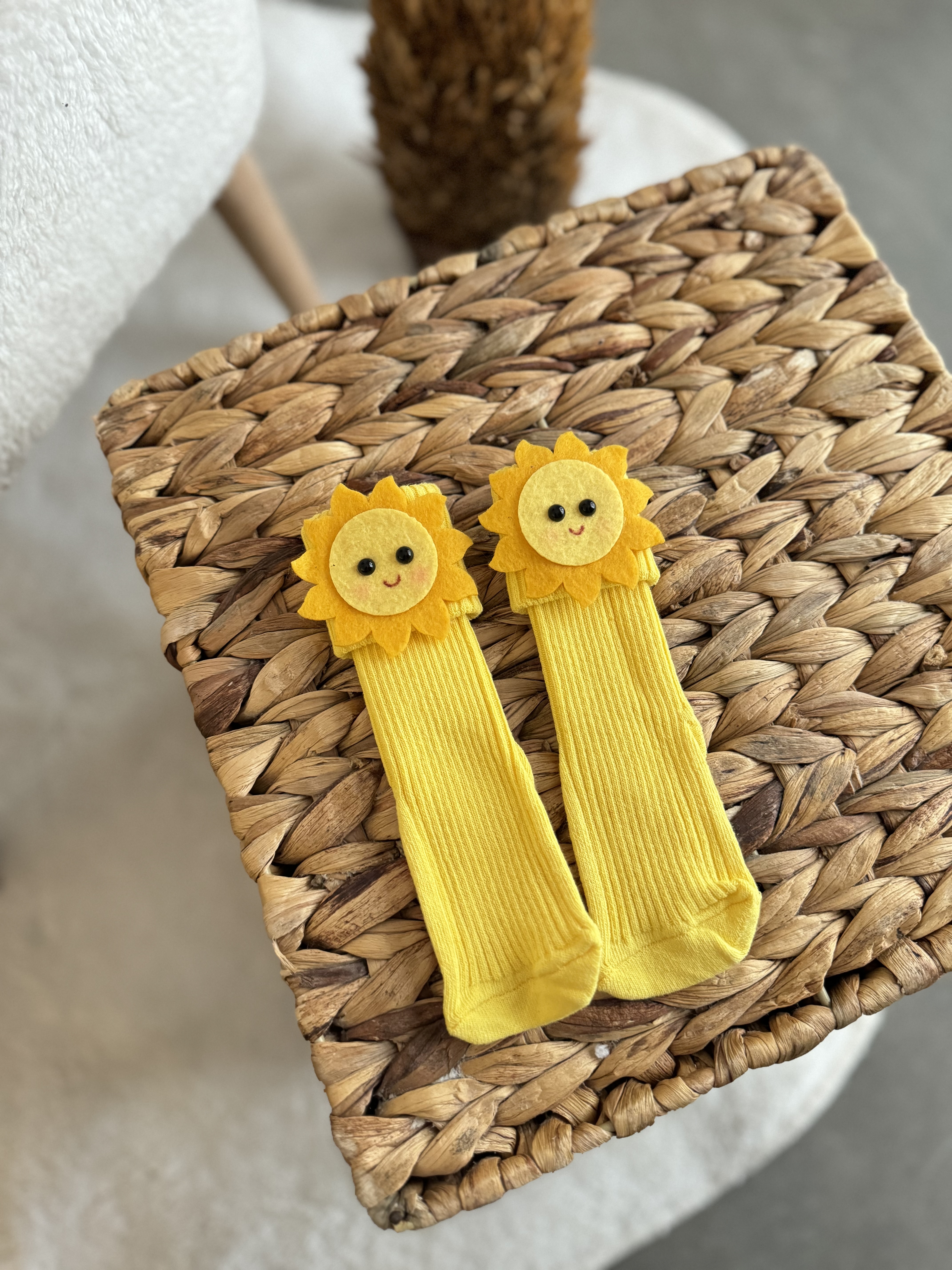 Sarı Güneş Figürlü Soket Çorap 1/4 Yaş