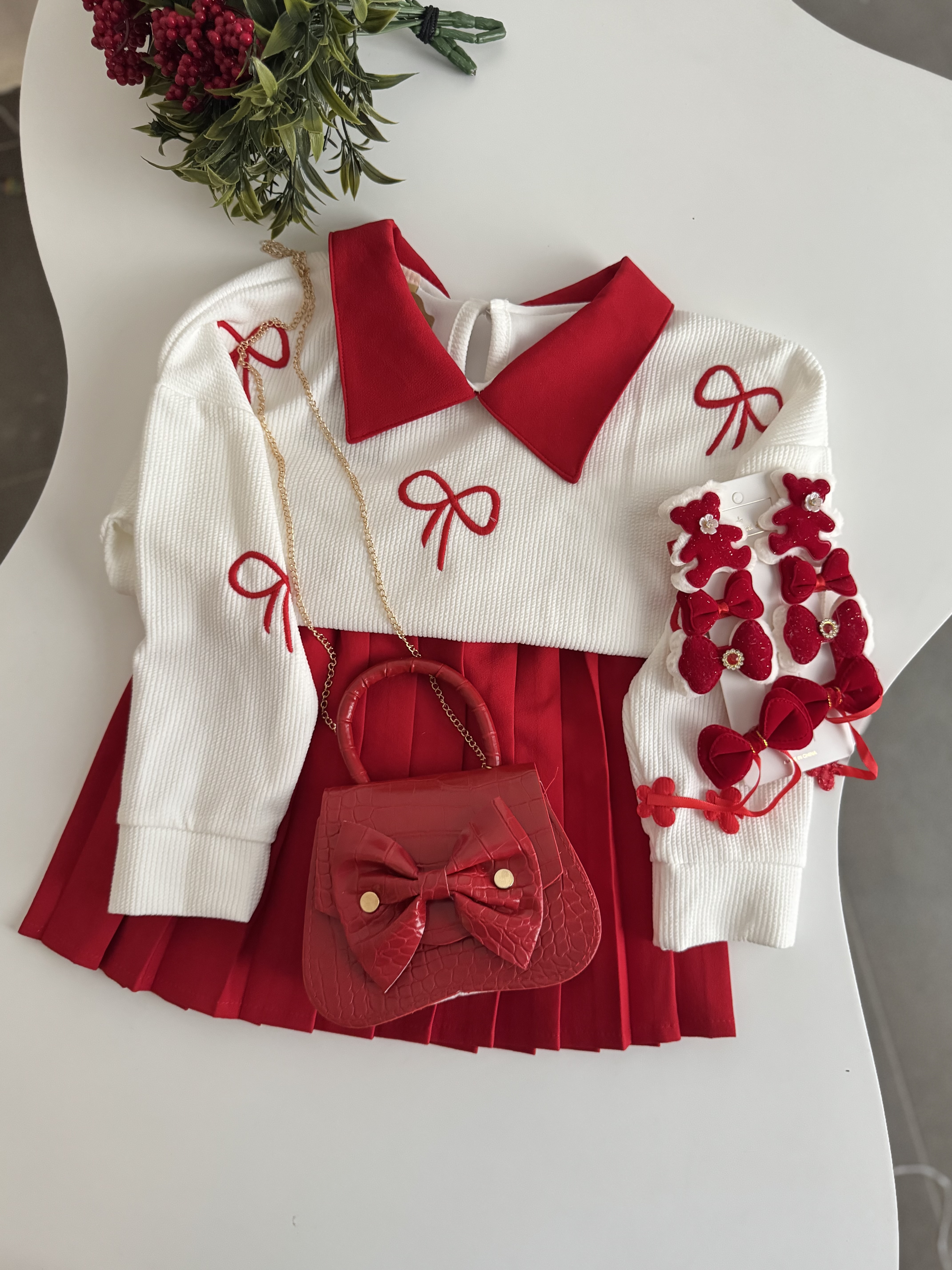 Kırmızı Yakalı Kolej Kombin Toka Çanta Hediyeli